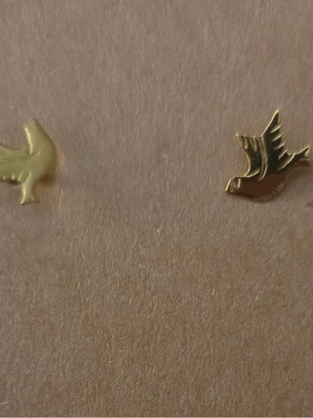 Gold Bird-Shaped Pet Décor Accent - Gold